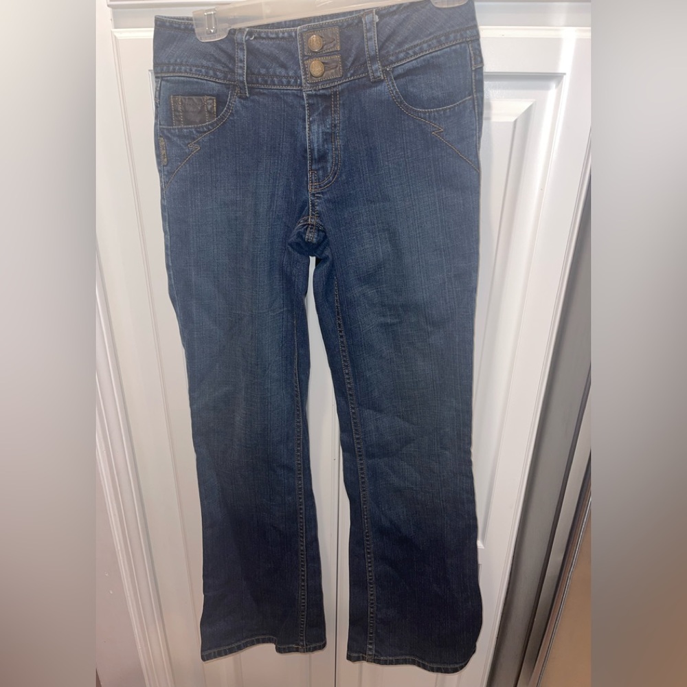 CABi womens Contemporary Fit jeans‎ sz 2